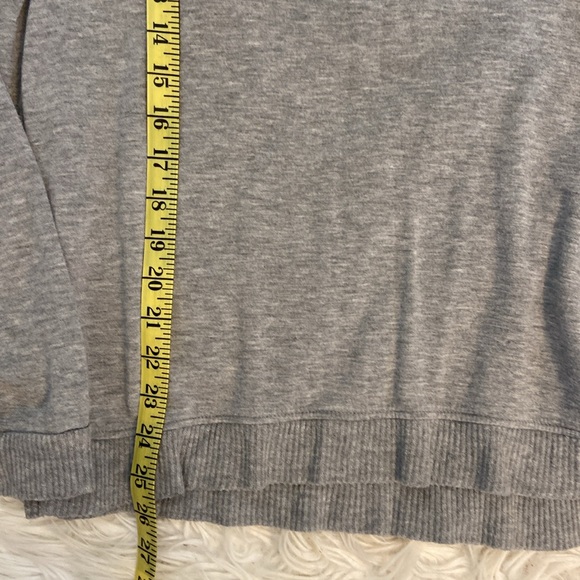 Peyton Primrose Metallic Star Graphic Print Sweatshirt Gray Sz M - Picture 4 of 7